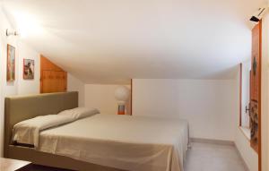 Posteľ alebo postele v izbe v ubytovaní Awesome Apartment In Alcamo Marina