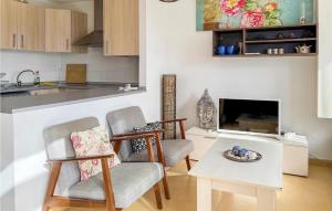 Kuchyň nebo kuchyňský kout v ubytování Beautiful Apartment In Alhama De Murcia