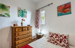 Postel nebo postele na pokoji v ubytování Cozy Home In Frigiliana