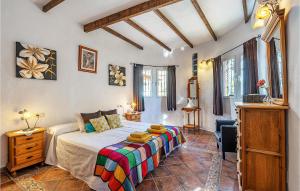 Postel nebo postele na pokoji v ubytování Cozy Home In Frigiliana