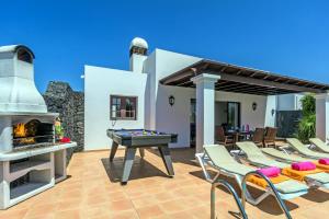 Patio nebo venkovní prostory v ubytování Villa Yaiza by Villa Plus