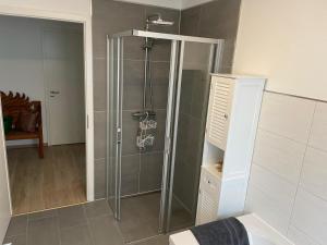 Ένα μπάνιο στο Ferienwohnung Bernstein 21b +12 φωτογραφίες