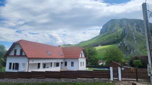 Nespecifikovaný výhled na hory nebo výhled na hory při pohledu z bed and breakfast