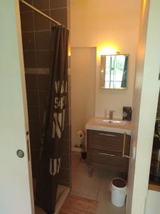 Afbeelding uit fotogalerij van Studio Pont de Sèvres bien situé in Sèvres