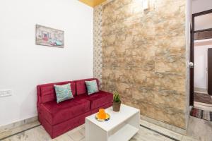 Posezení v ubytování Homlee-Best value 1BHK-Ground Floor-Vaishali Metro