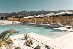 Bazén v ubytování Sivota Hotel nebo v jeho okolí