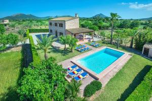 Bazén v ubytování Villa Can Xanet de Baix by Villa Plus nebo v jeho okolí