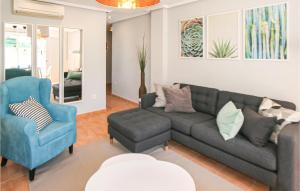 Posezení v ubytování 3 Bedroom Nice Apartment In Santa Pola