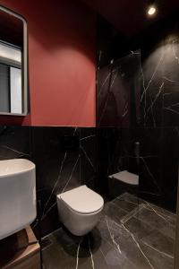 Ένα μπάνιο στο Athens Icon Collection