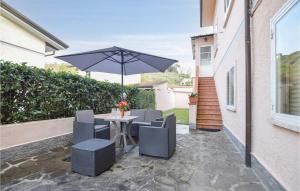 Patio nebo venkovní prostory v ubytování 2 Bedroom Cozy Apartment In Camaiore