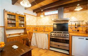 Kuchyňa alebo kuchynka v ubytovaní Amazing Home In Sineu