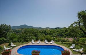 A general mountain view or a mountain view taken from the holiday home