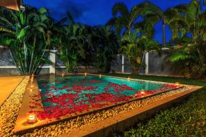 Bazén v ubytování Phuket Pool Residence - Adults only nebo v jeho okolí