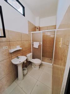 Koupelna v ubytování Hosteria La Veleta, Playas