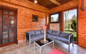 Posedenie v ubytovaní Three-Bedroom Holiday Home In Lekenik