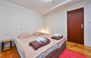 Posteľ alebo postele v izbe v ubytovaní Three-Bedroom Holiday Home In Lekenik