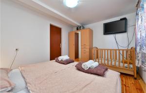 Posteľ alebo postele v izbe v ubytovaní Three-Bedroom Holiday Home In Lekenik