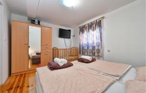 Posteľ alebo postele v izbe v ubytovaní Three-Bedroom Holiday Home In Lekenik