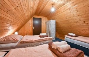 Posteľ alebo postele v izbe v ubytovaní Three-Bedroom Holiday Home In Lekenik