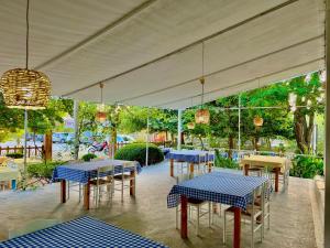 Gallery image of Garden Villa Naza in Piqeras