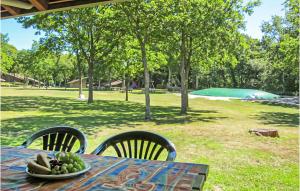 En have udenfor 2 Bedroom Nice Apartment In Allinge + 31 billeder