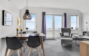 Posezení v ubytování Cozy Apartment In Rudkøbing With Wifi