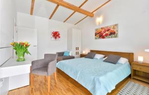 Posezení v ubytování Three-Bedroom Holiday Home In Durdevac