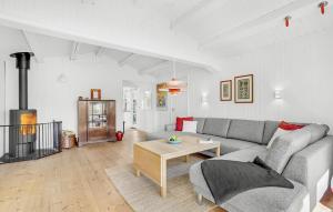 Ruang duduk di 4 Bedroom Awesome Home In Kalundborg