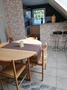 Η κουζίνα ή μικρή κουζίνα στο Wohnung in Börgerwald mit Sauna