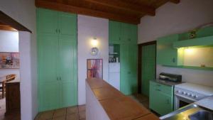 Una cocina o cocineta en Großes Ferienhaus in Guatiza mit Gemeinsamem Pool