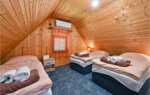 Posteľ alebo postele v izbe v ubytovaní Three-Bedroom Holiday Home In Lekenik