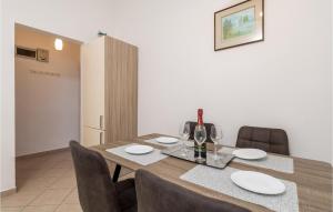 Fotografie z fotogalerie ubytování Stunning Apartment In Baric Draga v destinaci Barić Draga