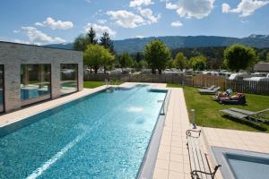 The swimming pool at or close to EuroParcs Hermagor - Nassfeld