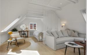 Χώρος καθιστικού στο 4 Bedroom Beautiful Home In Skagen