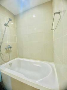 Ένα μπάνιο στο Mactan Newtown with seaview