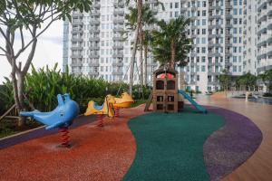 Kawasan permainan kanak-kanak di Simple and Modern Studio (No Kitchen) Anderson Supermall Mansion Apartment By Travelio