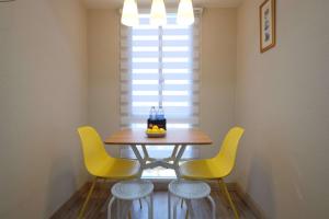 Galeriebild der Unterkunft Spacious 2BR Combined Tokyo Riverside PIK 2 Apartment By Travelio in Rawalembang + 8 Fotos