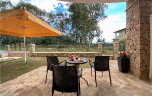 A garden outside Nice Apartment In Nafpaktos With Wifi
