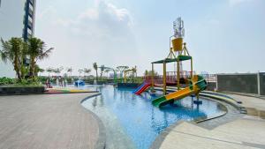 Πισίνα στο ή κοντά στο Good Choice Studio Apartment Anwa Residence Bintaro By Travelio