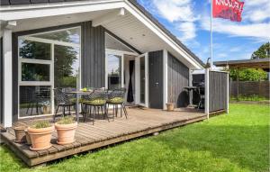 Kebun di luar Lovely Home In Slagelse With Kitchen