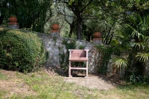 A garden outside IseoLakeRental - Villa Alessandra