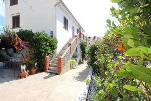 Zahrada ubytování Charmante Ferienwohnung in Baška mit Eigener Terrasse - b59607