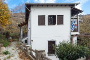 The building in which the holiday home is located
