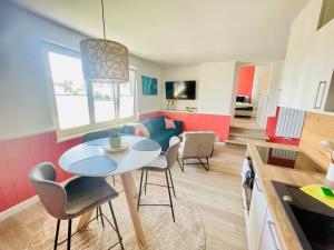 Η κουζίνα ή μικρή κουζίνα στο Gustava 30