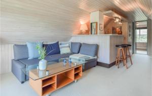 Posezení v ubytování Three-Bedroom Holiday Home In Blavand