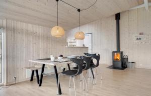Fotografie z fotogalerie ubytování Amazing Home In Løkken With Sauna v destinaci Løkken