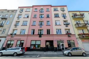 Το κτήριο όπου στεγάζεται  το διαμέρισμα