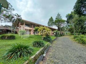 Zahrada ubytování Grand Pujon View Hotel And Resort Mitra RedDoorz