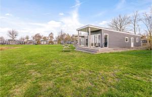 Κήπος έξω από το 3 Bedroom Stunning Home In Lauwersoog