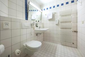 Koupelna v ubytování Roomingtons Karoli Waldkirchen